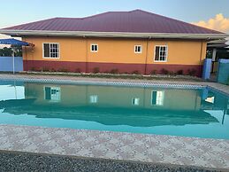 Scarlett Near Mount Zion