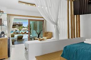 Alia Beachfront Suites and Spa