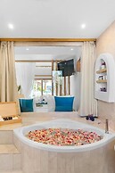 Alia Beachfront Suites and Spa