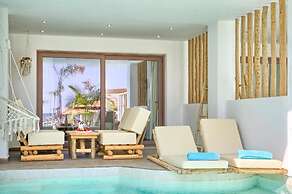 Alia Beachfront Suites and Spa