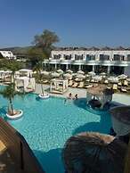 Alia Beachfront Suites and Spa