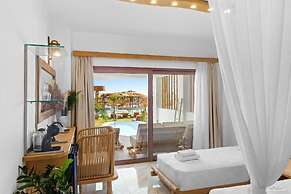 Alia Beachfront Suites and Spa