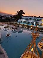 Alia Beachfront Suites and Spa