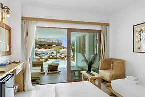 Alia Beachfront Suites and Spa