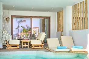 Alia Beachfront Suites and Spa
