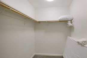 2 Blocks to White Water Launch: Mill City Home