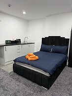Studio - Sleeps 2 - Parking - Wifi