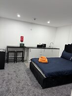 Studio - Sleeps 2 - Parking - Wifi