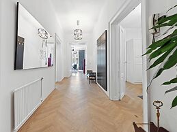 MICE&MEN Serviced Apartment City Center
