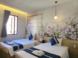Golden Sunset Hotel