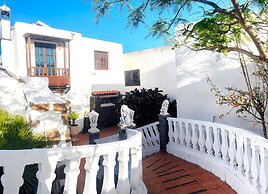 Villa Medinilla With Private Pool in Conil