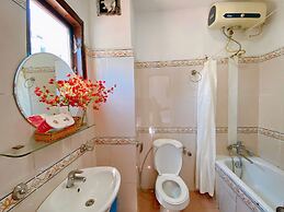DK's Backpacker Hotel