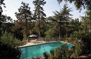 Stay at the Chateau- Studio 2P- With Pool and Park