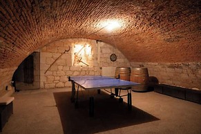 Stay at the Chateau- Studio 2P- With Pool and Park