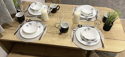 BAF Luxury Stays - Caravan Sleeps 8