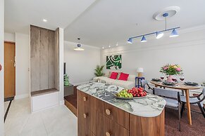 Lumina premium apartment with city view