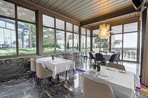 Arbor Hotel - Signature Collection