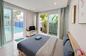 Mountain View Pool Villa in Kamala