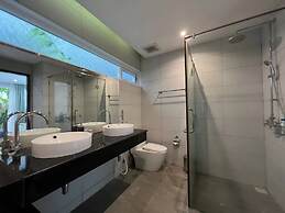 Mountain View Pool Villa in Kamala