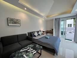 Mountain View Pool Villa in Kamala