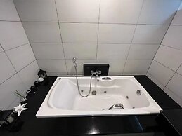 Mountain View Pool Villa in Kamala