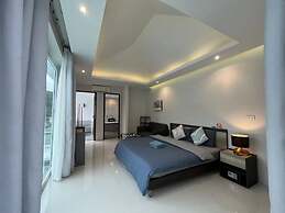 Mountain View Pool Villa in Kamala