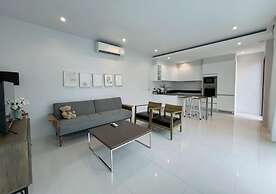 Mountain View Pool Villa in Kamala