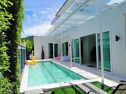 Mountain View Pool Villa in Kamala
