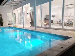 Mountain View Pool Villa in Kamala