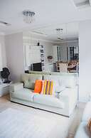 Casa Completa com 3 su tes Wi-fi e Smart Lock