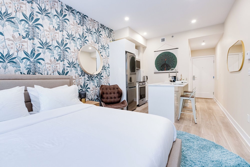 Mont Royal Suites