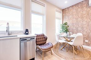 Mont Royal Suites