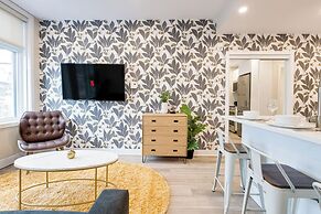 Mont Royal Suites