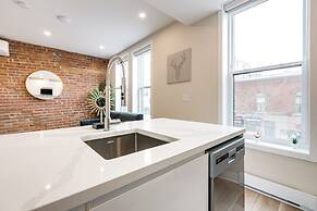 Mont Royal Suites