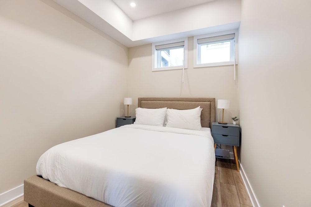 Mont Royal Suites