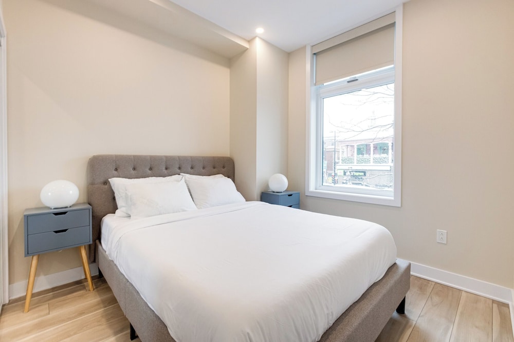 Mont Royal Suites