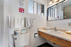 Crescent Beach Motel
