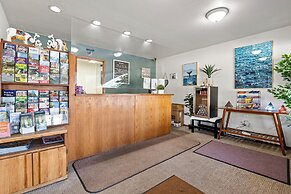 Crescent Beach Motel