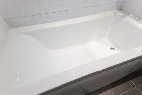 Gwangju W Lounge Hotel