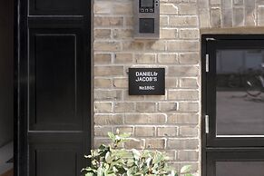 No.186 apartments by Daniel&Jacob's