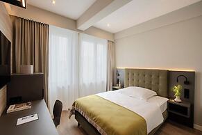 East Five Hotel