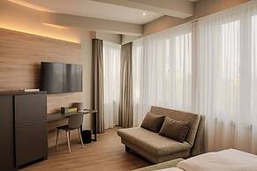 East Five Hotel