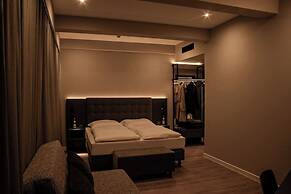 East Five Hotel