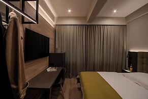 East Five Hotel