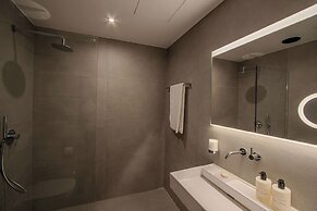 East Five Hotel