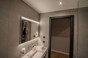 East Five Hotel