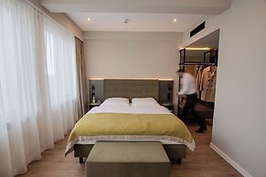 East Five Hotel