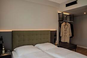East Five Hotel