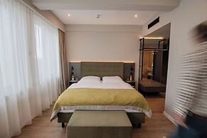 East Five Hotel