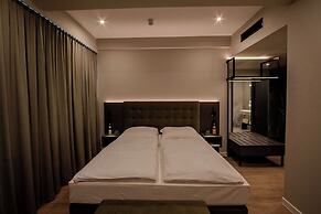East Five Hotel